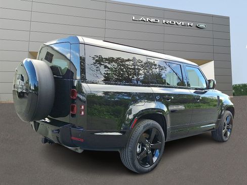 Certified 2025 Land Rover Defender 130 X-Dynamic SE AWD/4WD image 2