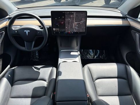 Used 2024 Tesla Model Y Long Range AWD/4WD image 30