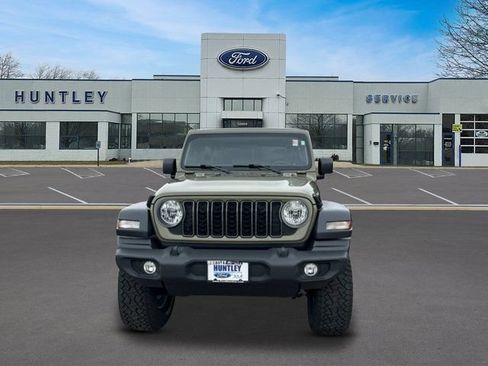 Used 2025 Jeep Wrangler Sport AWD/4WD image 2