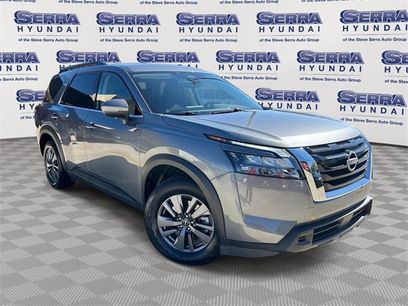 Used 2024 Nissan Pathfinder SV