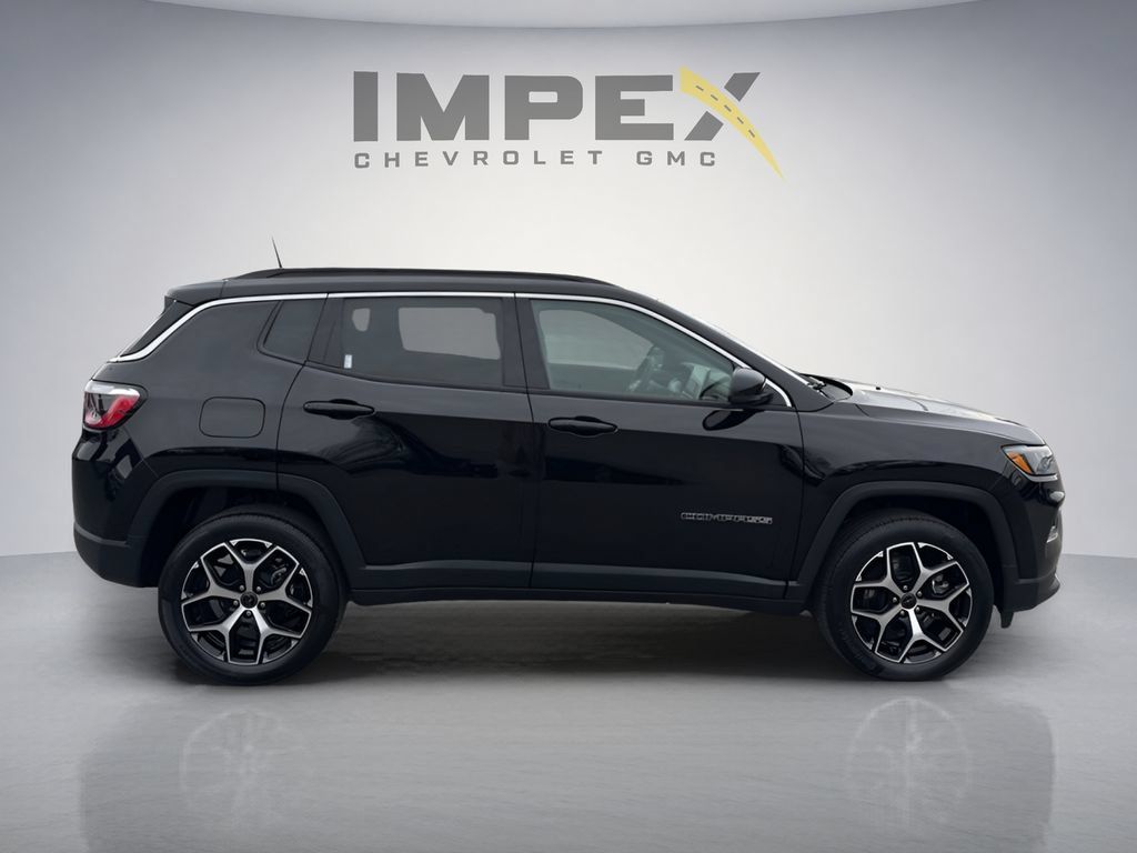Used 2025 Jeep Compass Limited AWD/4WD image 6