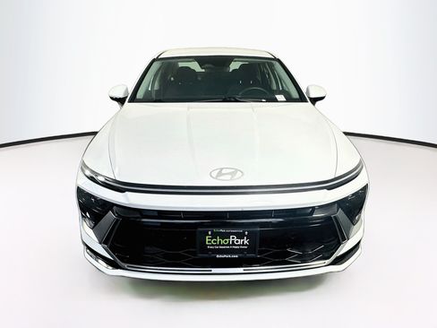 Used 2025 Hyundai Sonata SEL FWD image 2