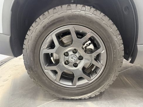 Used 2025 Honda Pilot TrailSport image 44