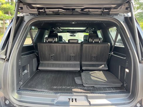 Used 2022 Ford Expedition Max Platinum image 9