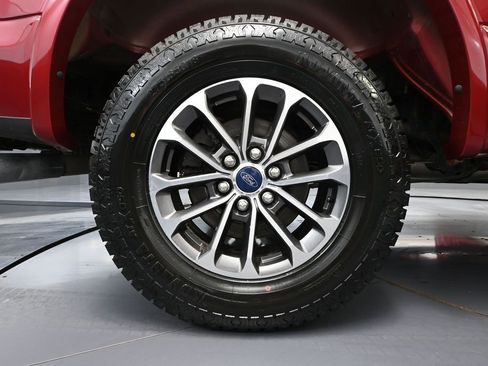 Used 2019 Ford F150 XLT w/ Equipment Group 302A Luxury AWD/4WD image 17