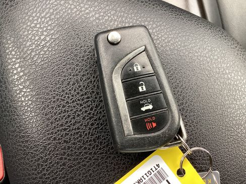 Used 2021 Toyota Camry SE FWD image 30