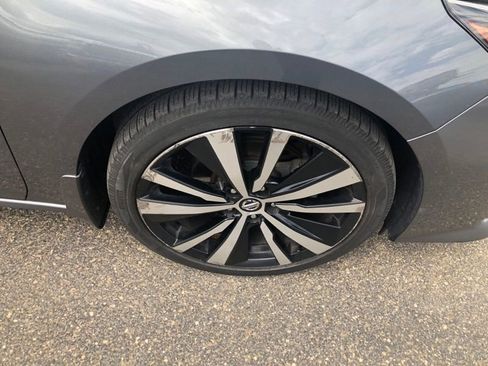 Used 2019 Nissan Altima 2.5 SR w/ SR Premium Package FWD image 18