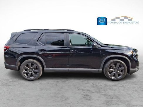 Certified 2025 Honda Pilot Sport image 7