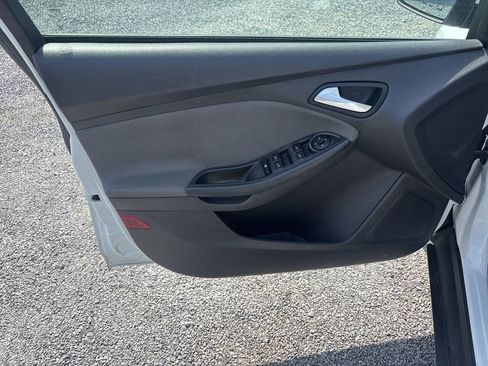Used 2014 Ford Focus SE FWD image 13