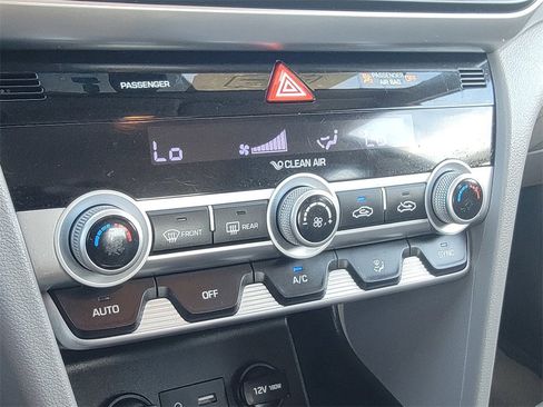 Used 2020 Hyundai Elantra SEL image 24