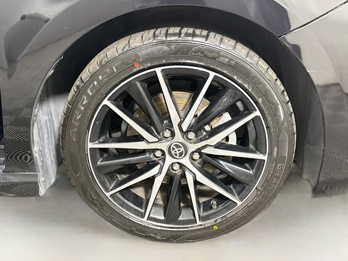 Used 2023 Toyota Camry SE FWD image 31
