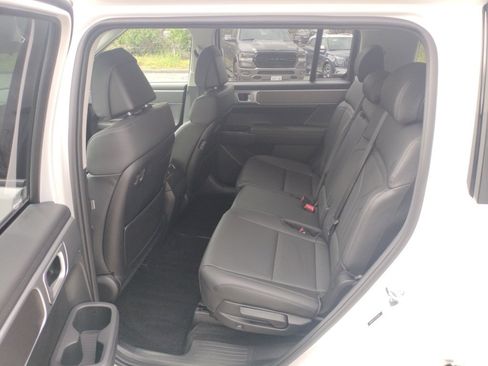 Used 2025 Hyundai Santa Fe SEL image 33