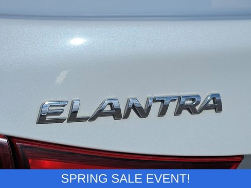 Used 2016 Hyundai Elantra SE image 10