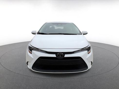 Used 2025 Toyota Corolla LE image 4