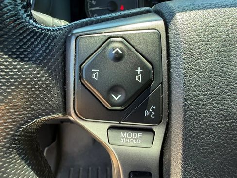 Used 2016 Toyota Tacoma TRD Sport w/ Premium & Technology Package AWD/4WD image 34