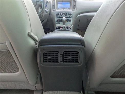 Used 2011 INFINITI G37 Journey w/ Premium Pkg image 13