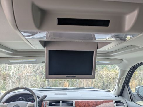 Used 2013 Chevrolet Tahoe LTZ image 23