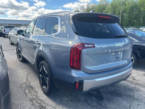 Used 2025 Kia Telluride S FWD image 6