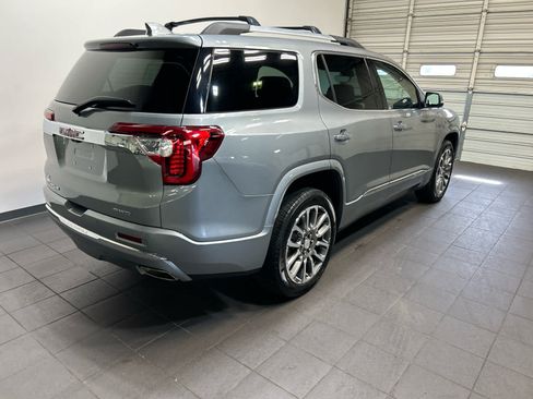 Used 2023 GMC Acadia Denali w/ Denali Ultimate Package AWD/4WD image 3