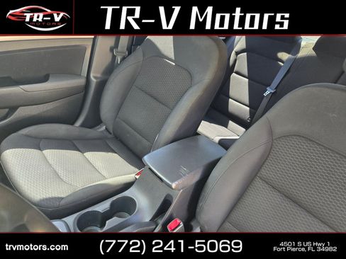 Used 2020 Hyundai Elantra Value Edition w/ Cargo Package (C1) FWD image 11