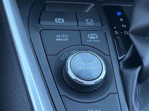 Certified 2022 Toyota RAV4 XSE image 18