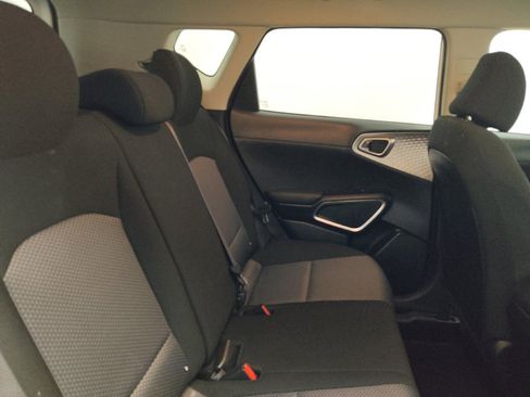 Used 2022 Kia Soul LX FWD image 19