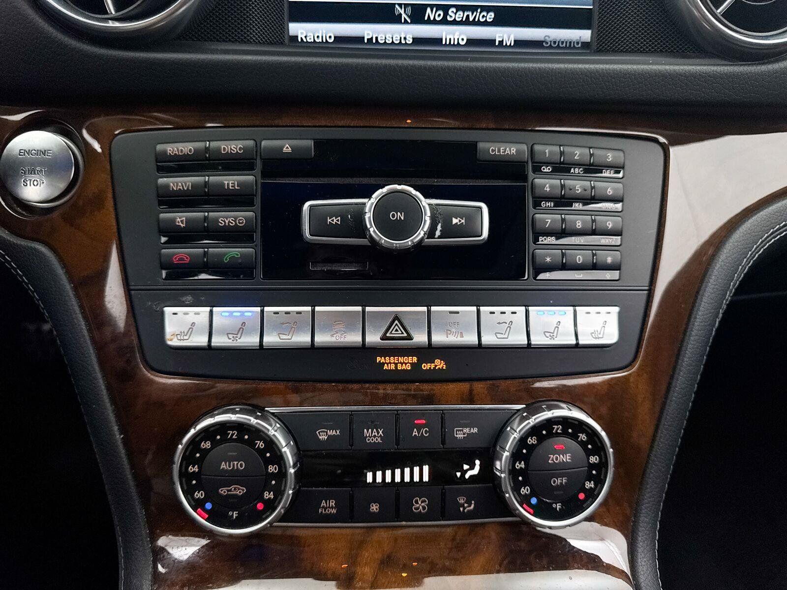 Used 2015 Mercedes-Benz SL 550 image 26