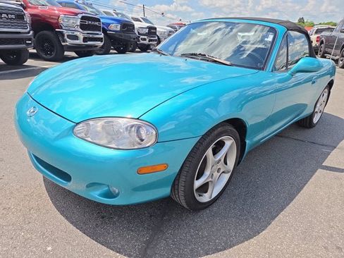 Used 2003 MAZDA MX-5 Miata RWD image 2