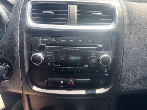 Used 2014 Dodge Avenger SE w/ Rallye Appearance Group FWD image 16