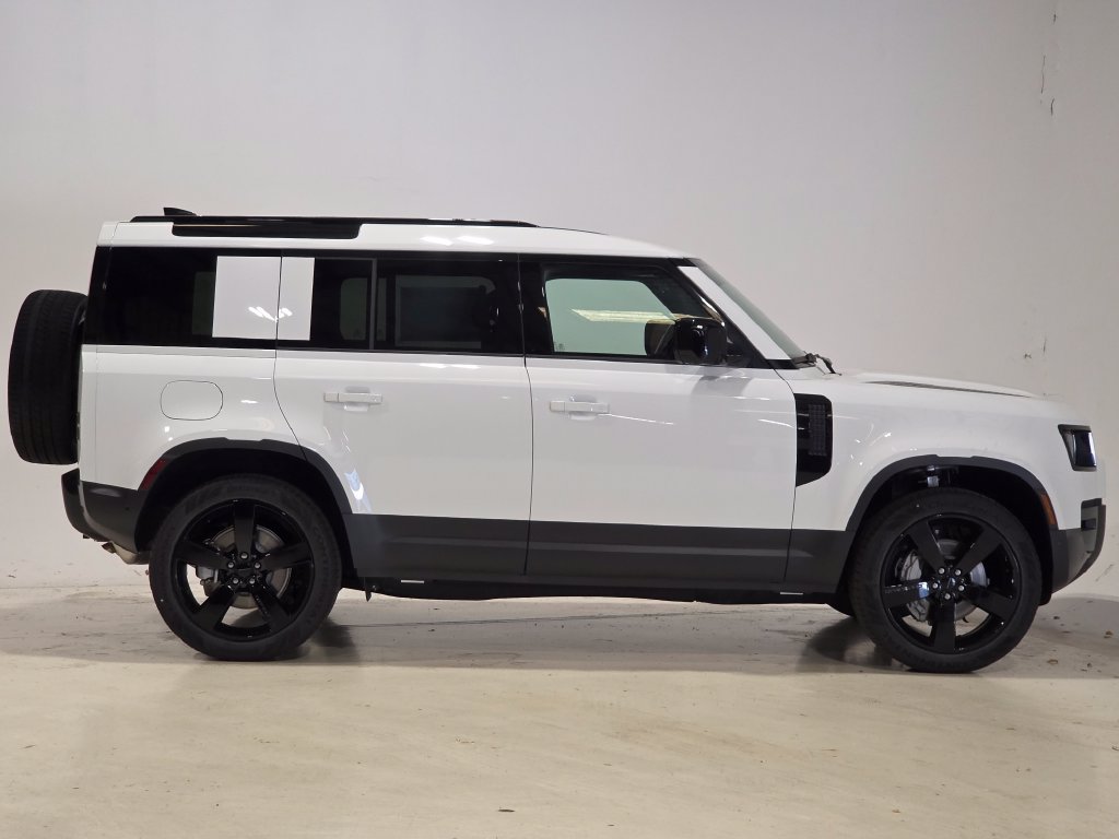 New 2026 Land Rover Defender 110 S AWD/4WD image 4