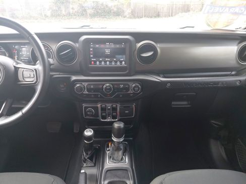 Used 2019 Jeep Wrangler Unlimited Sport S AWD/4WD image 3