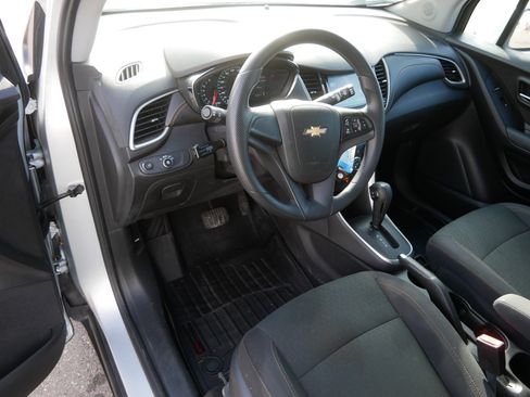 Used 2017 Chevrolet Trax LS image 19
