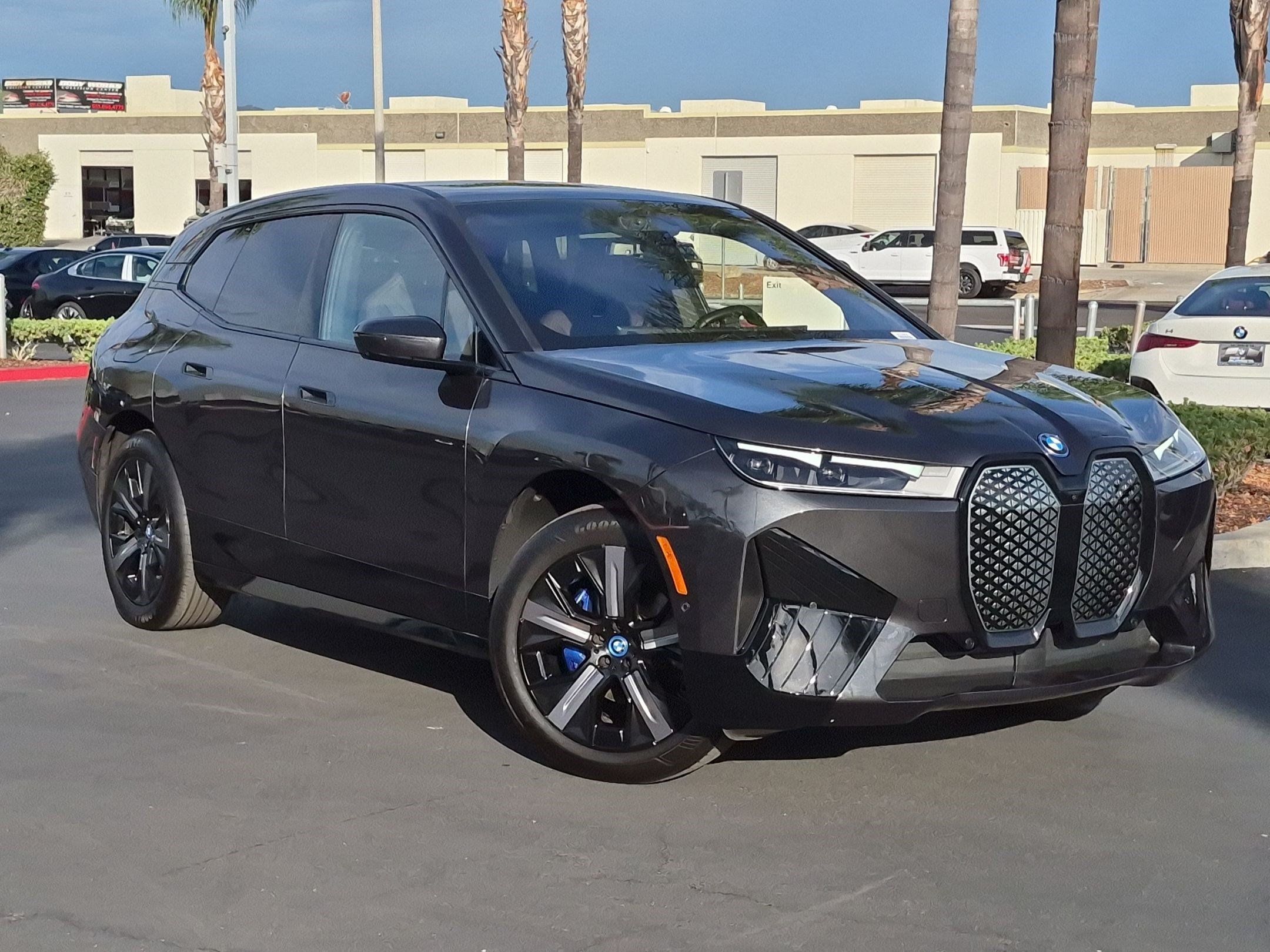 Certified 2025 BMW iX xDrive50 AWD/4WD image 2