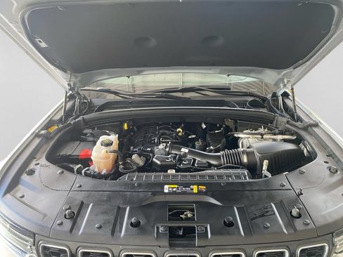 Used 2023 Jeep Grand Cherokee L Laredo RWD image 27
