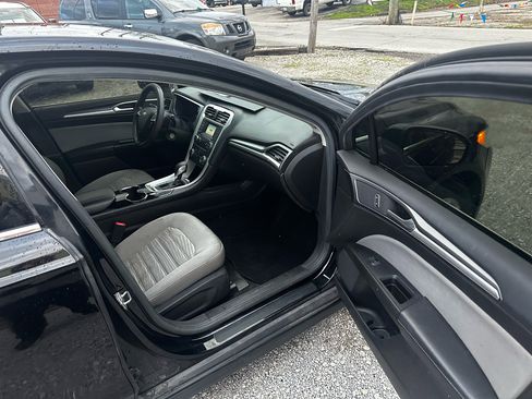 Used 2016 Ford Fusion S image 9