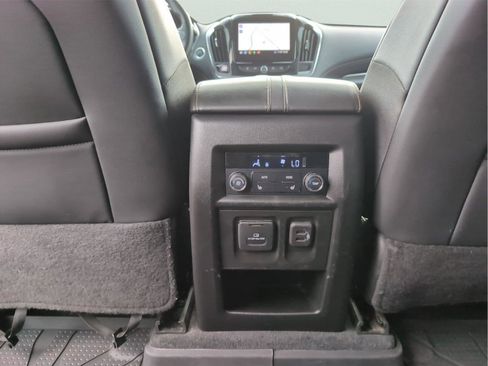 Used 2021 Chevrolet Traverse Premier w/ Redline Edition FWD image 31