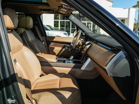 Certified 2023 Land Rover Range Rover Long Wheelbase SE AWD/4WD image 17