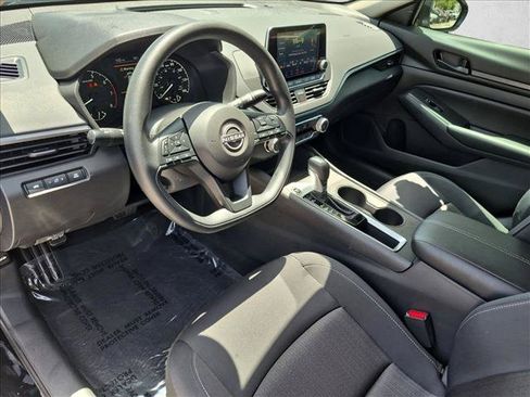 Certified 2025 Nissan Altima 2.5 S FWD image 10