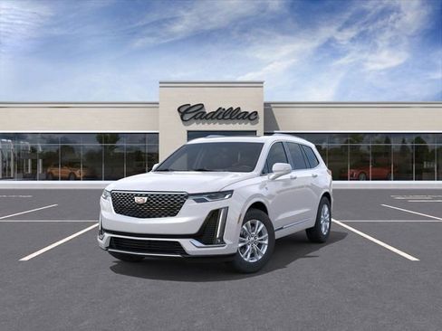 New 2025 Cadillac XT6 Luxury image 8
