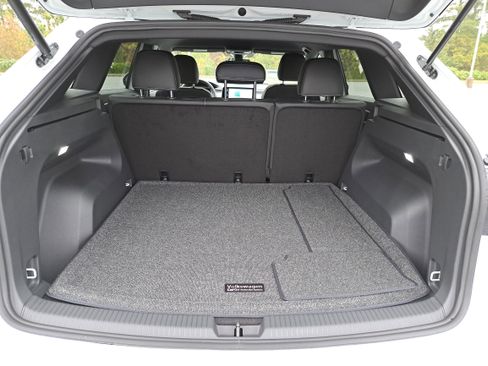 New 2026 Volkswagen Atlas Cross Sport SE image 12