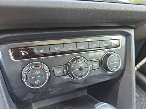 Used 2021 Volkswagen Tiguan SE w/ Panoramic Sunroof Package AWD/4WD image 21