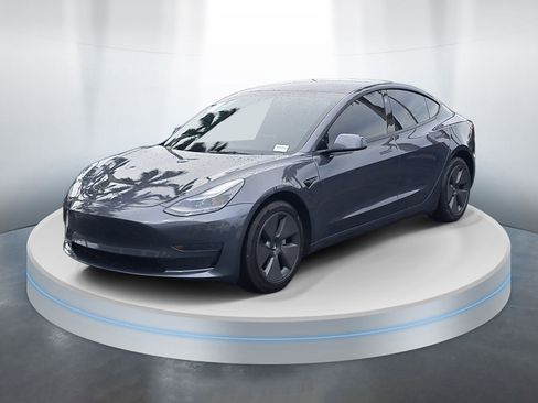 Used 2023 Tesla Model 3 Standard Range RWD image 1
