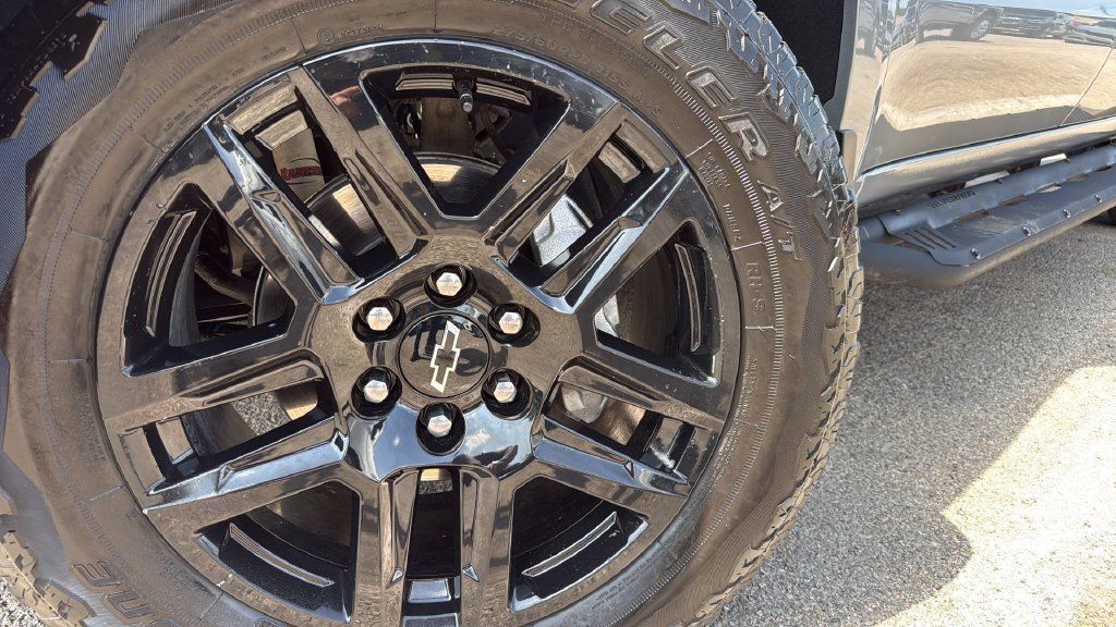 Used 2026 Chevrolet Silverado 1500 LT Trail Boss w/ Convenience Package II AWD/4WD image 33