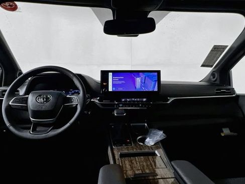 New 2026 Toyota Sienna Limited FWD image 27