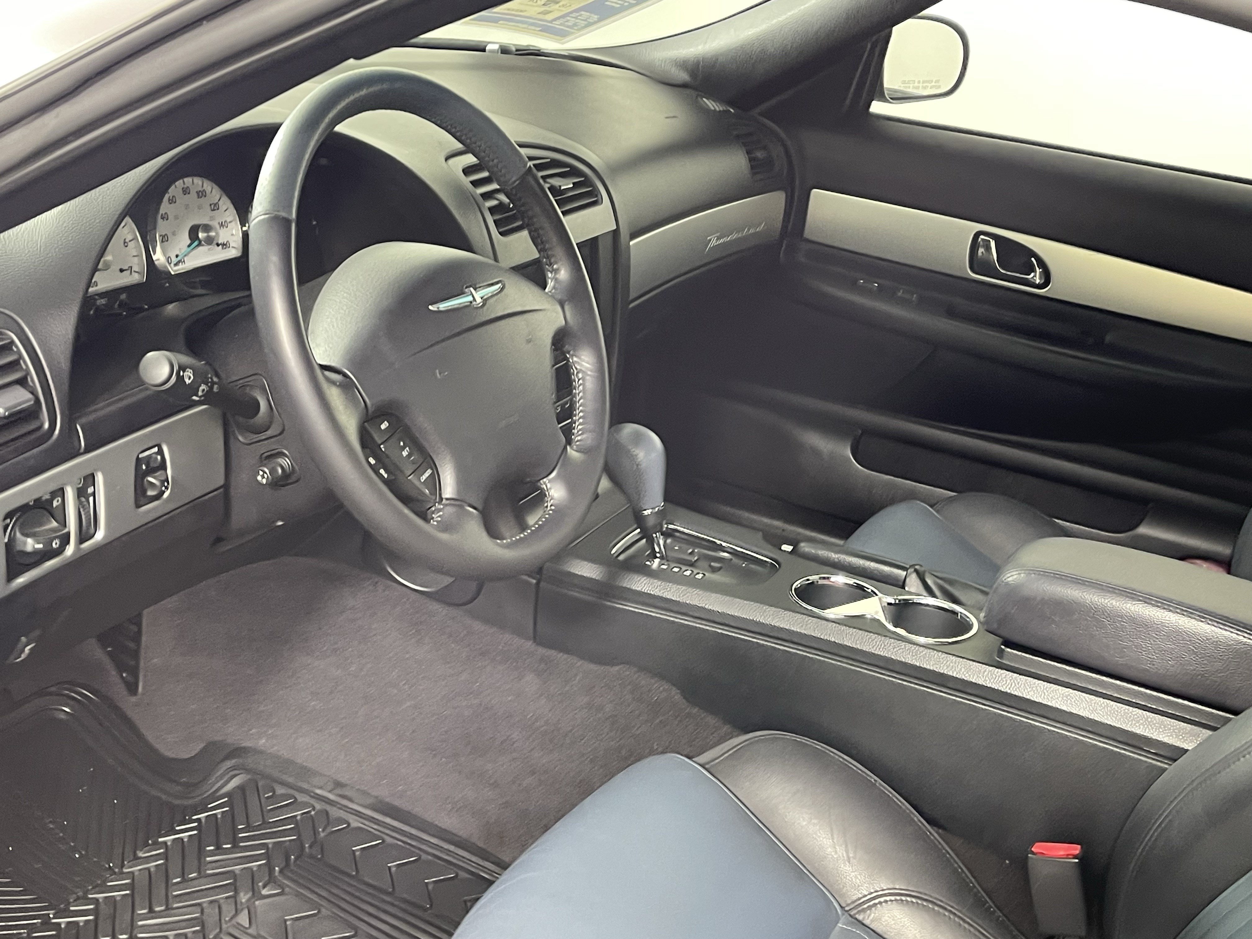 Used 2005 Ford Thunderbird RWD image 10