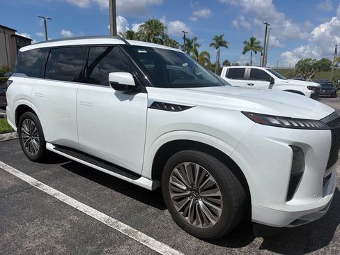 Used 2025 INFINITI QX80 Luxe RWD image 6