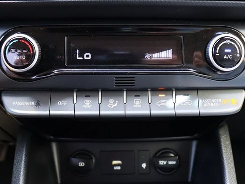 Used 2022 Hyundai Kona Limited FWD image 45