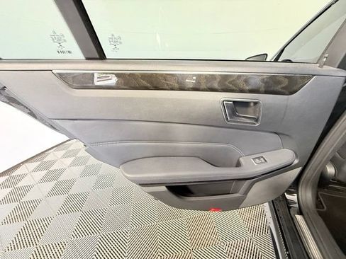 Used 2016 Mercedes-Benz E 350 Sedan image 31