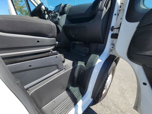 Used 2025 RAM ProMaster 2500 w/ Convenience Group FWD image 33