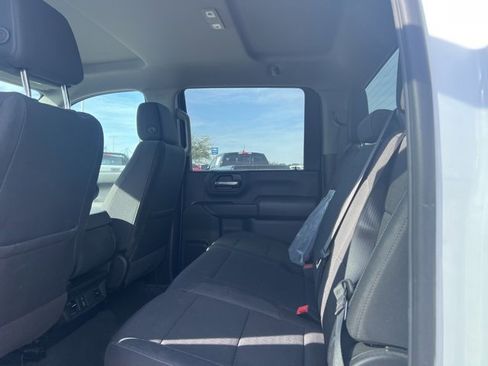 Used 2025 Chevrolet Silverado 2500 Custom w/ Custom Value Package image 7